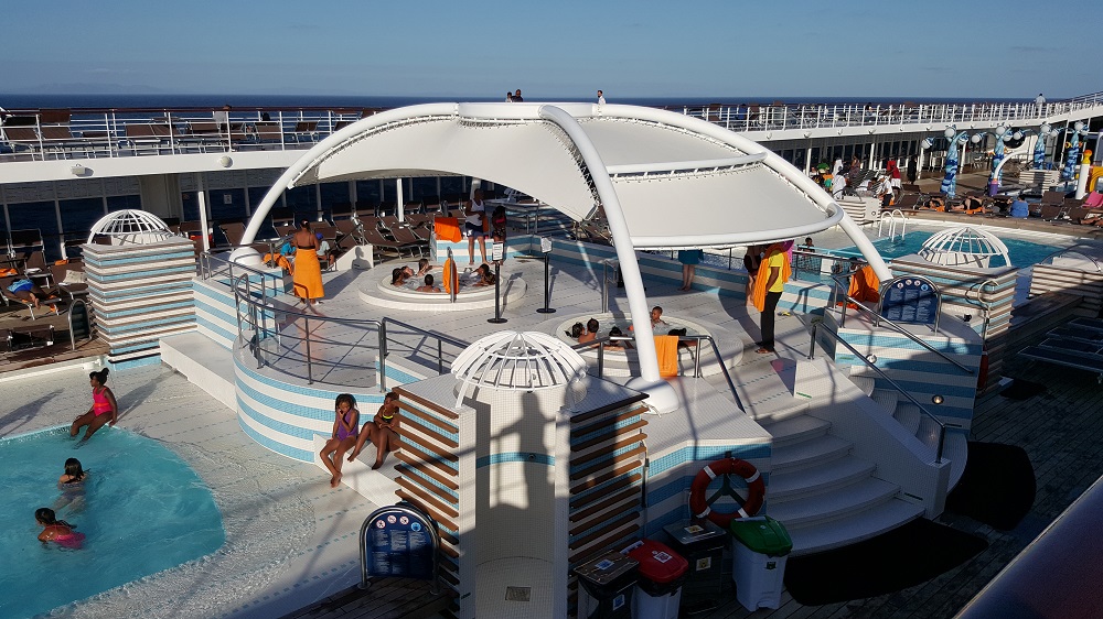 Jacuzzis on the MSC Sinfonia cruise ship